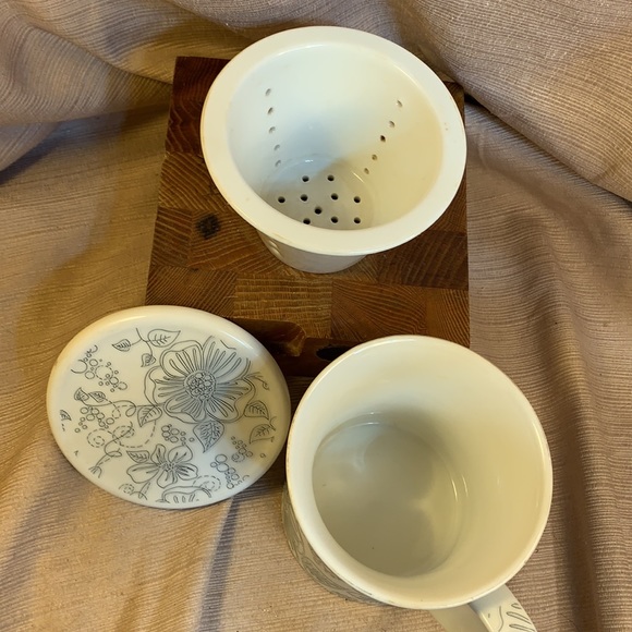 Teavana 3-piece tea set w/gorgeous flower design - Picture 4 of 11